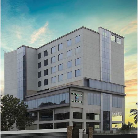 V 7 Hotel Chennai Exterior foto